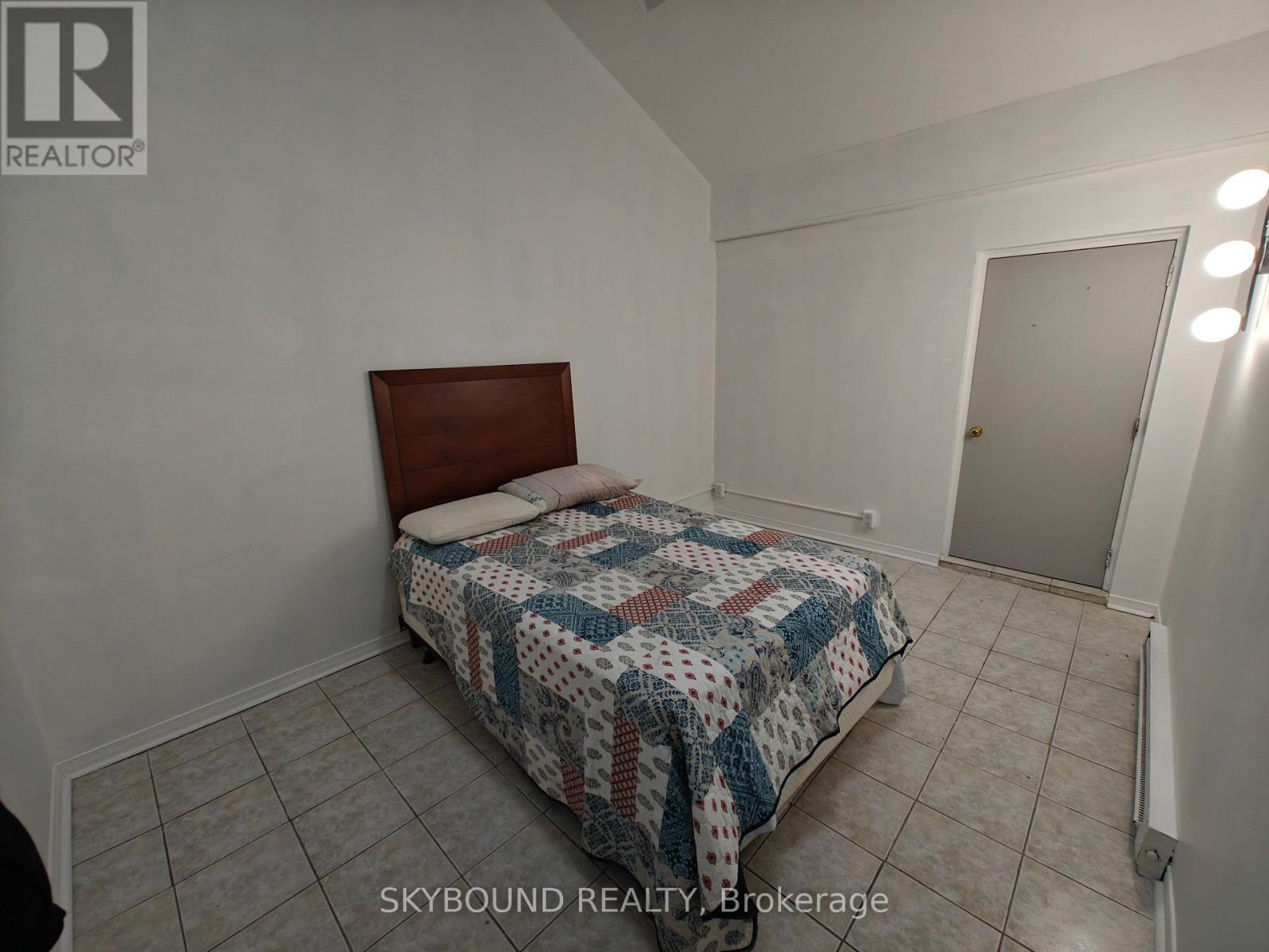 9 - 492 Kerr Street, Oakville, ON