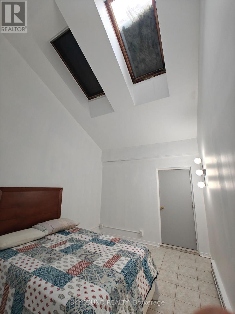 9 - 492 Kerr Street, Oakville, ON