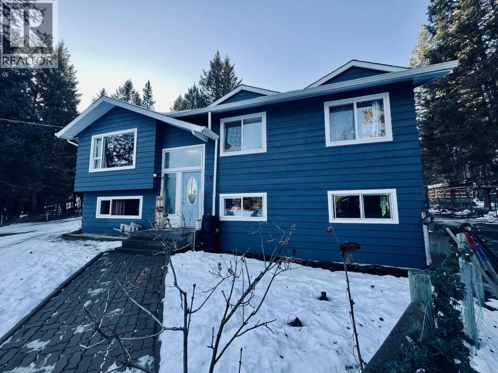 5047 Easzee Drive, 108 Mile Ranch, BC - Outdoor With Facade
