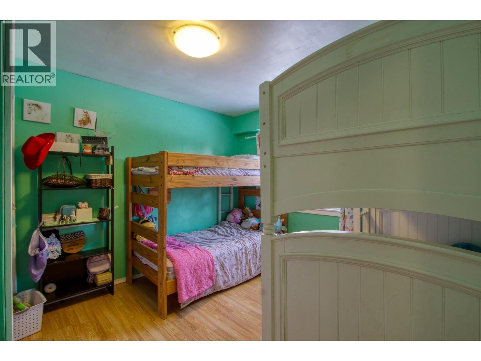 5047 Easzee Drive, 108 Mile Ranch, BC - Indoor Photo Showing Bedroom