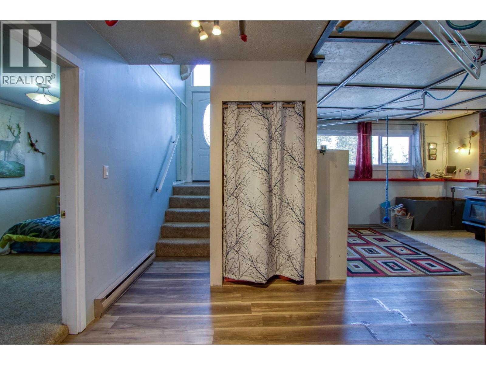 5047 Easzee Drive, 108 Mile Ranch, BC - Indoor Photo Showing Other Room