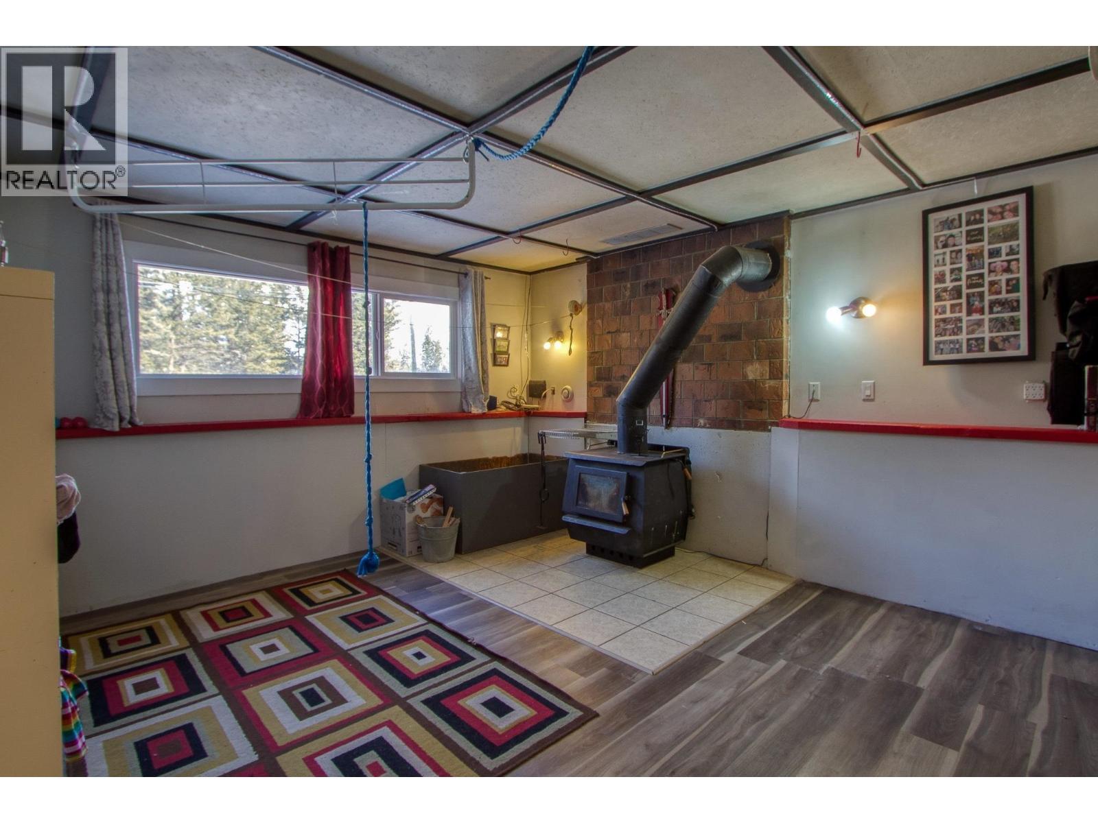 5047 Easzee Drive, 108 Mile Ranch, BC - Indoor Photo Showing Other Room