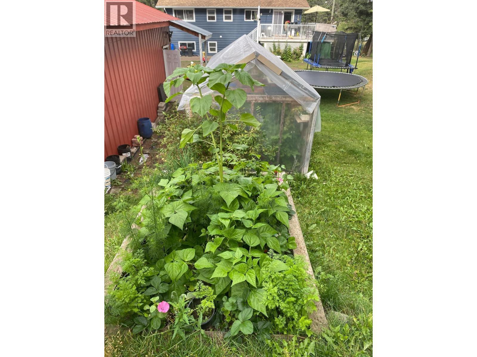 5047 Easzee Drive, 108 Mile Ranch, BC - Outdoor