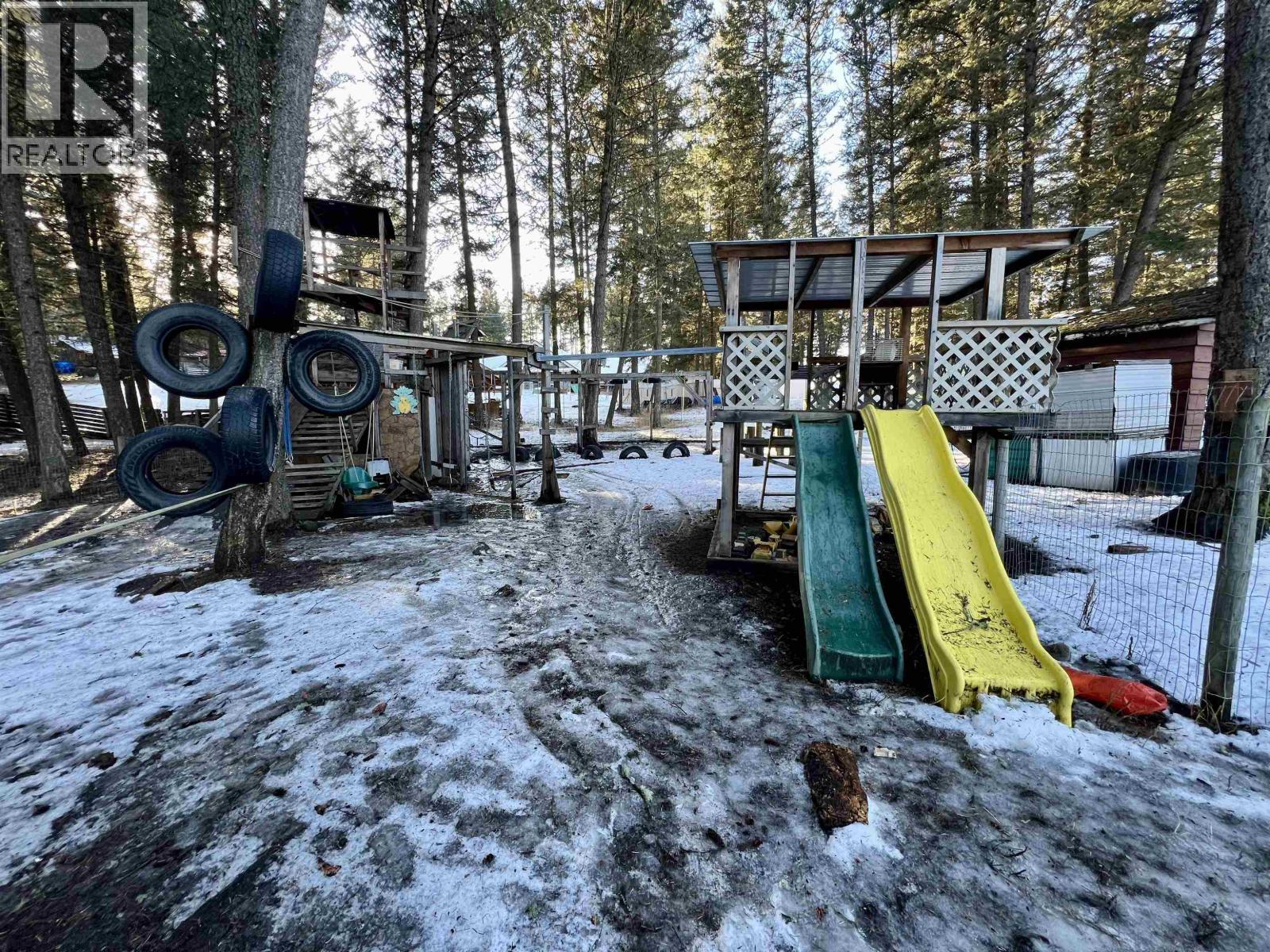 5047 Easzee Drive, 108 Mile Ranch, BC - Outdoor