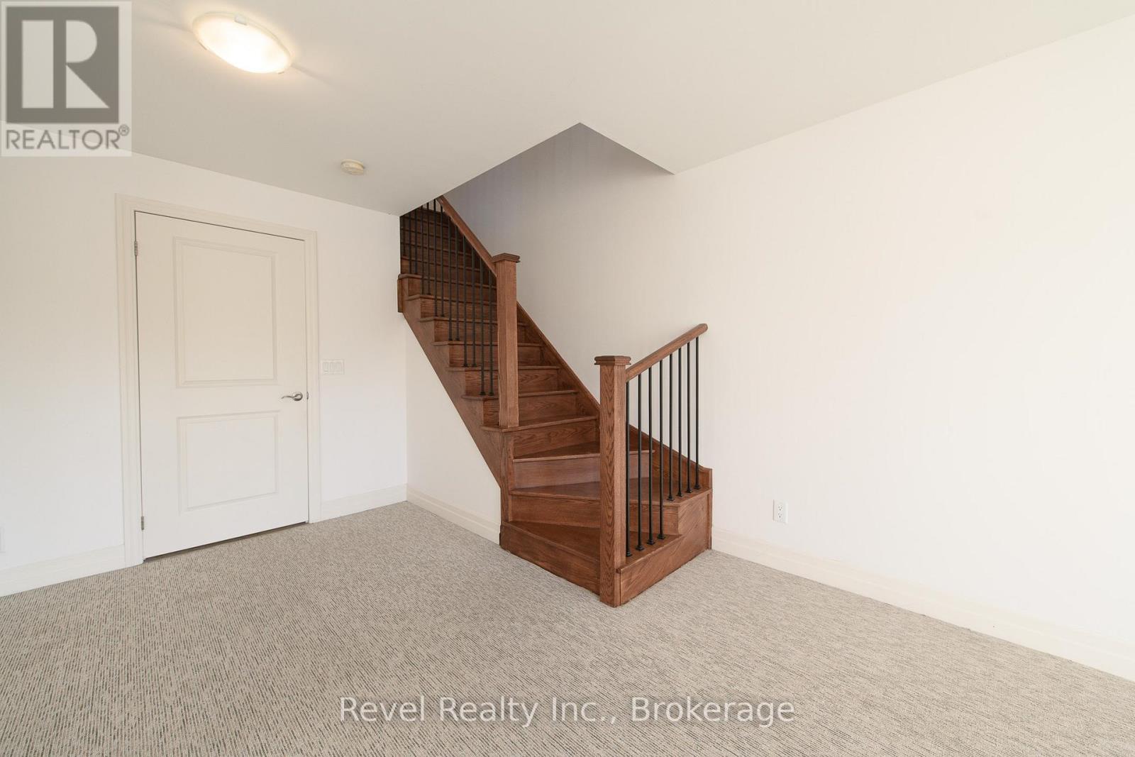 4 - 64 River Road E, Wasaga Beach, ON - Indoor Photo Showing Other Room