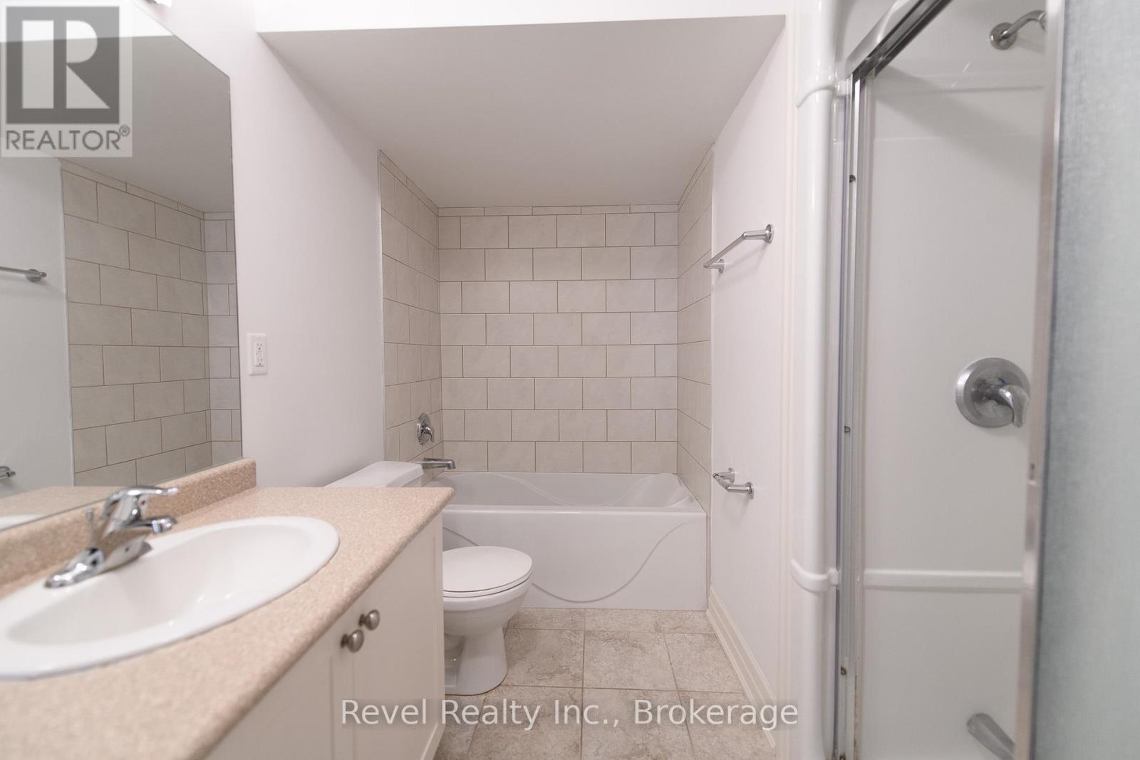4 - 64 River Road E, Wasaga Beach, ON - Indoor Photo Showing Bathroom