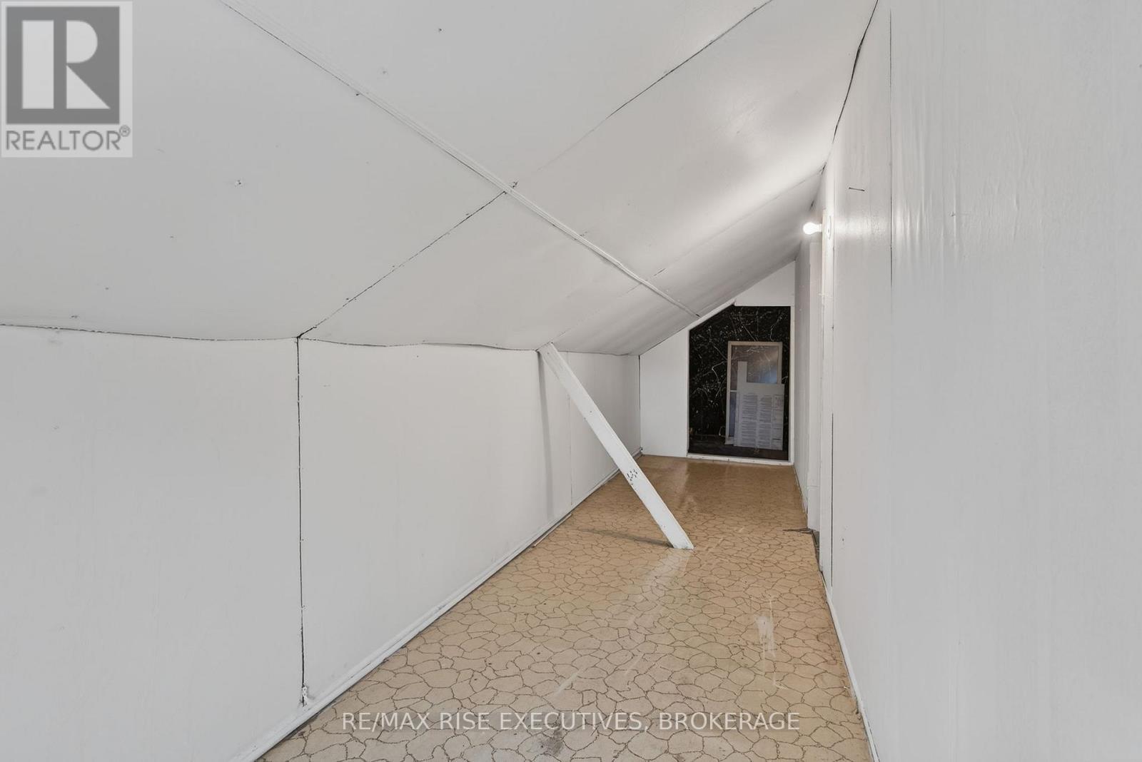 676 King Street W, Kingston (Central City West), ON