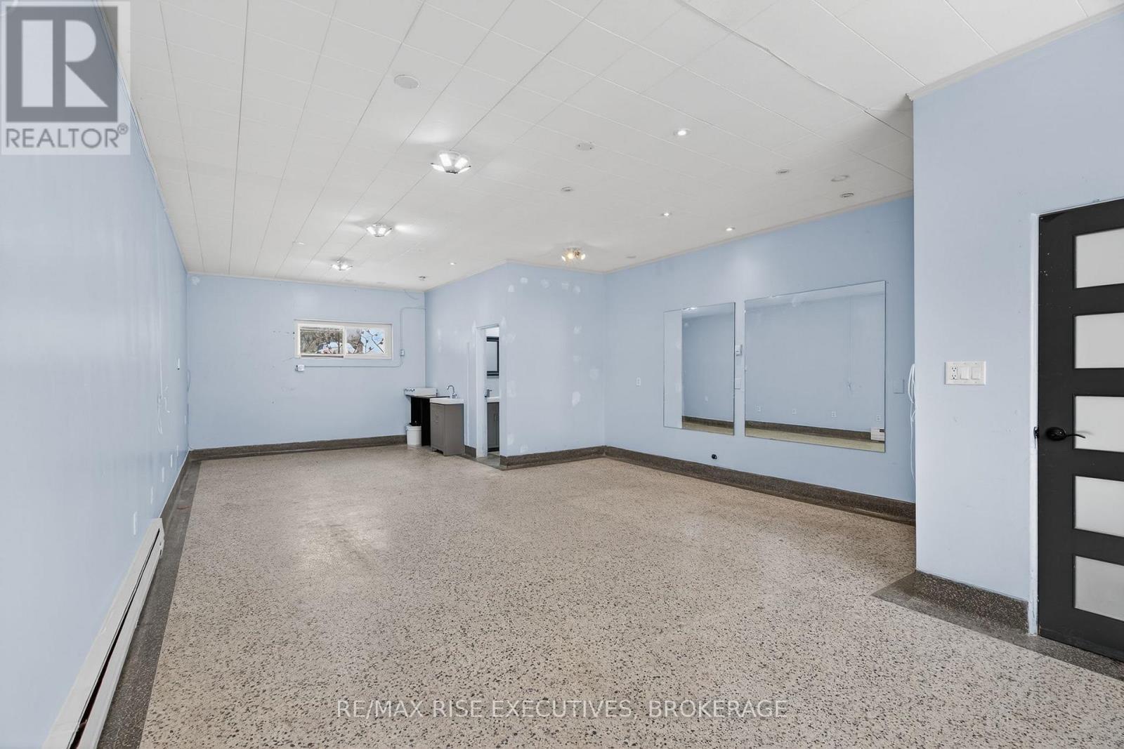 676 King Street W, Kingston (Central City West), ON