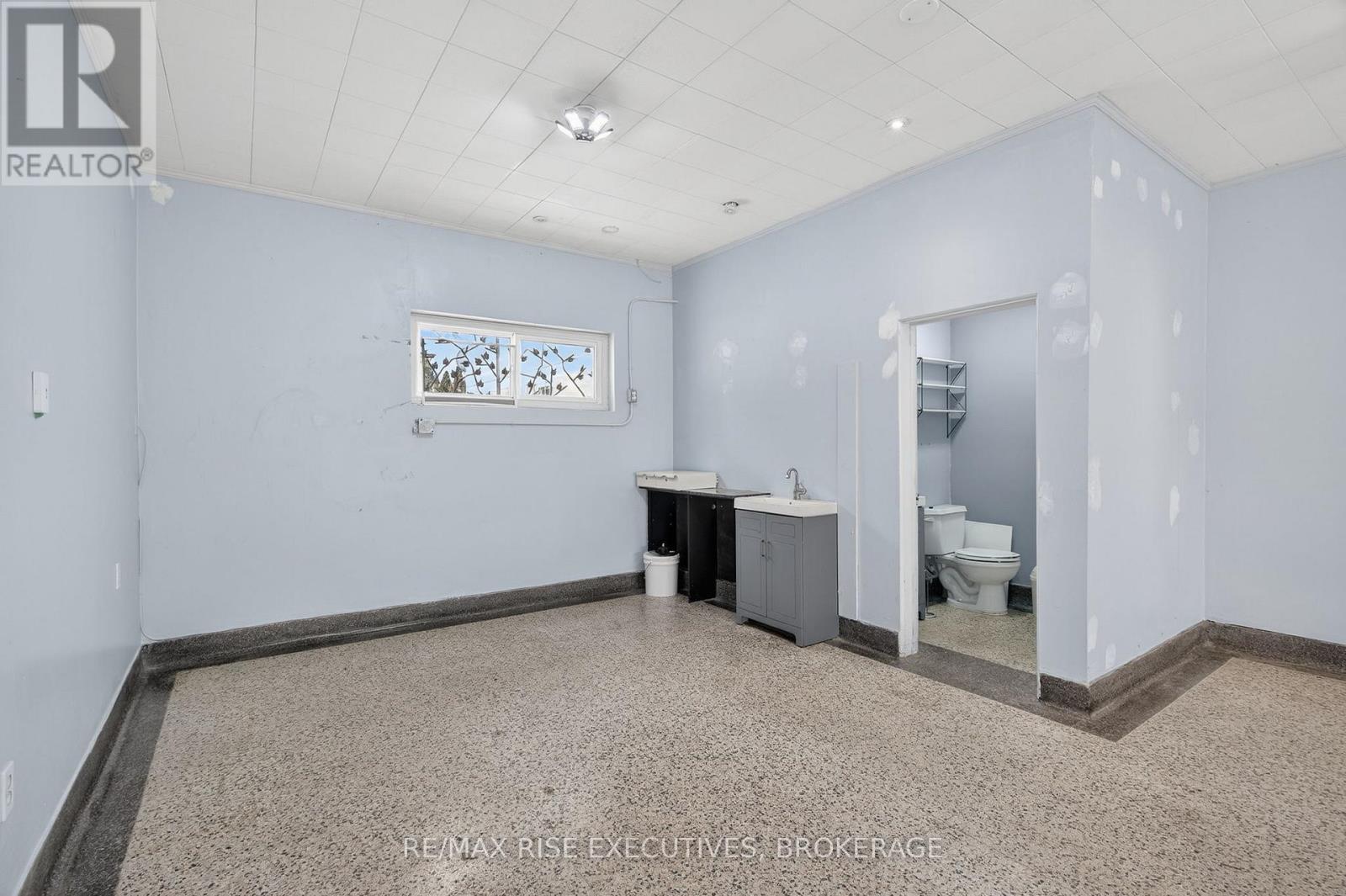 676 King Street W, Kingston (Central City West), ON