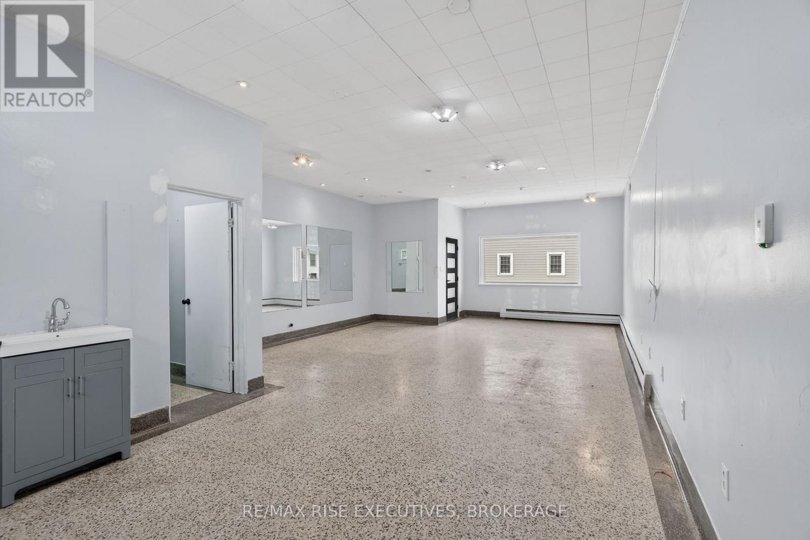 676 King Street W, Kingston (Central City West), ON