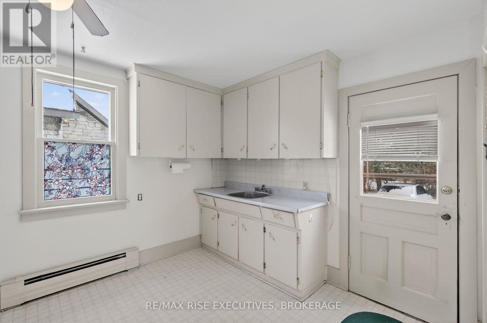 676 King Street W, Kingston (Central City West), ON