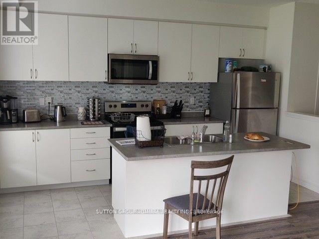 33 Sandhill Crane Drive, Wasaga Beach, ON - Indoor Photo Showing Kitchen