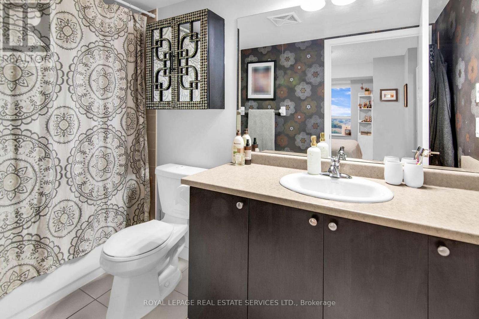 1219 - 35 Saranac Boulevard, Toronto, ON - Indoor Photo Showing Bathroom