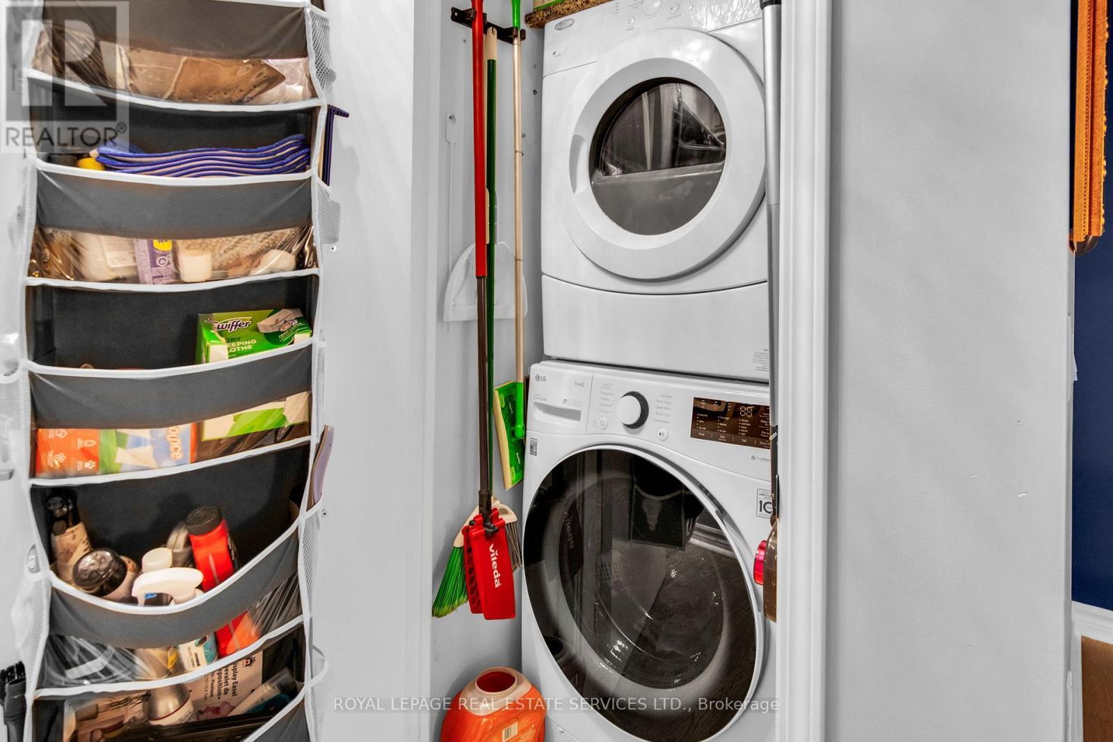 1219 - 35 Saranac Boulevard, Toronto, ON - Indoor Photo Showing Laundry Room