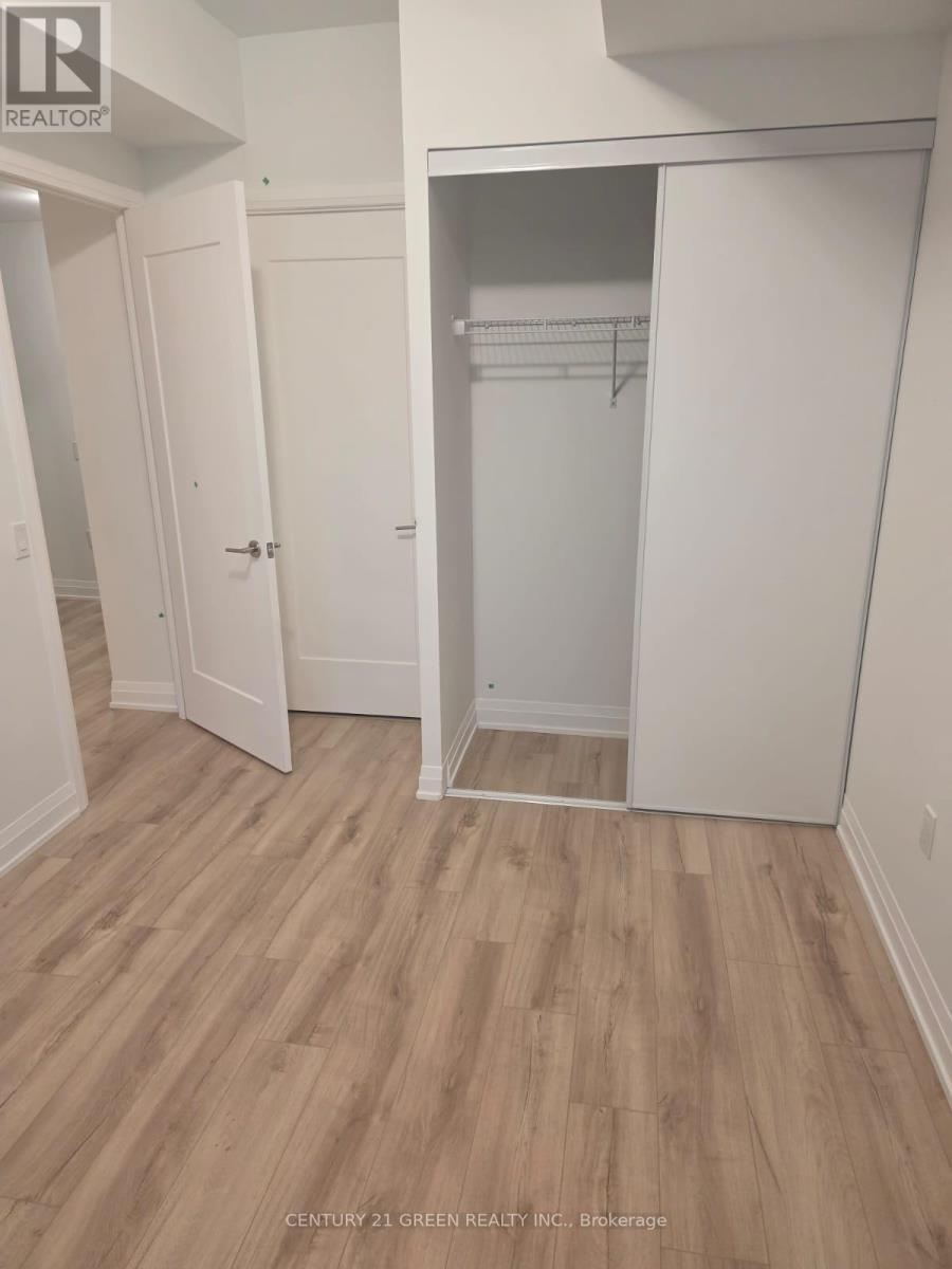 #325 - 412 Silver Maple Road, Oakville, ON - Indoor Photo Showing Other Room