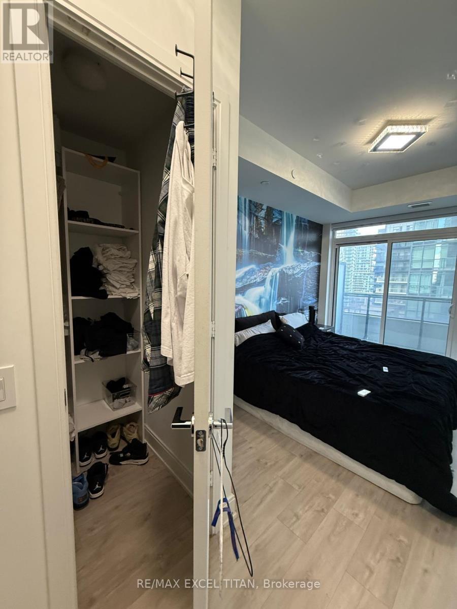 906 - 65 Annie Craig Drive, Toronto, ON - Indoor Photo Showing Other Room