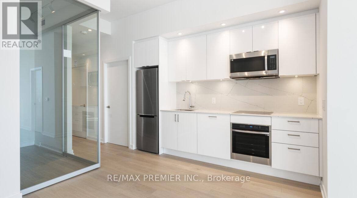 Ph 08 - 1928 Lake Shore Boulevard, Toronto, ON - Indoor Photo Showing Kitchen With Upgraded Kitchen