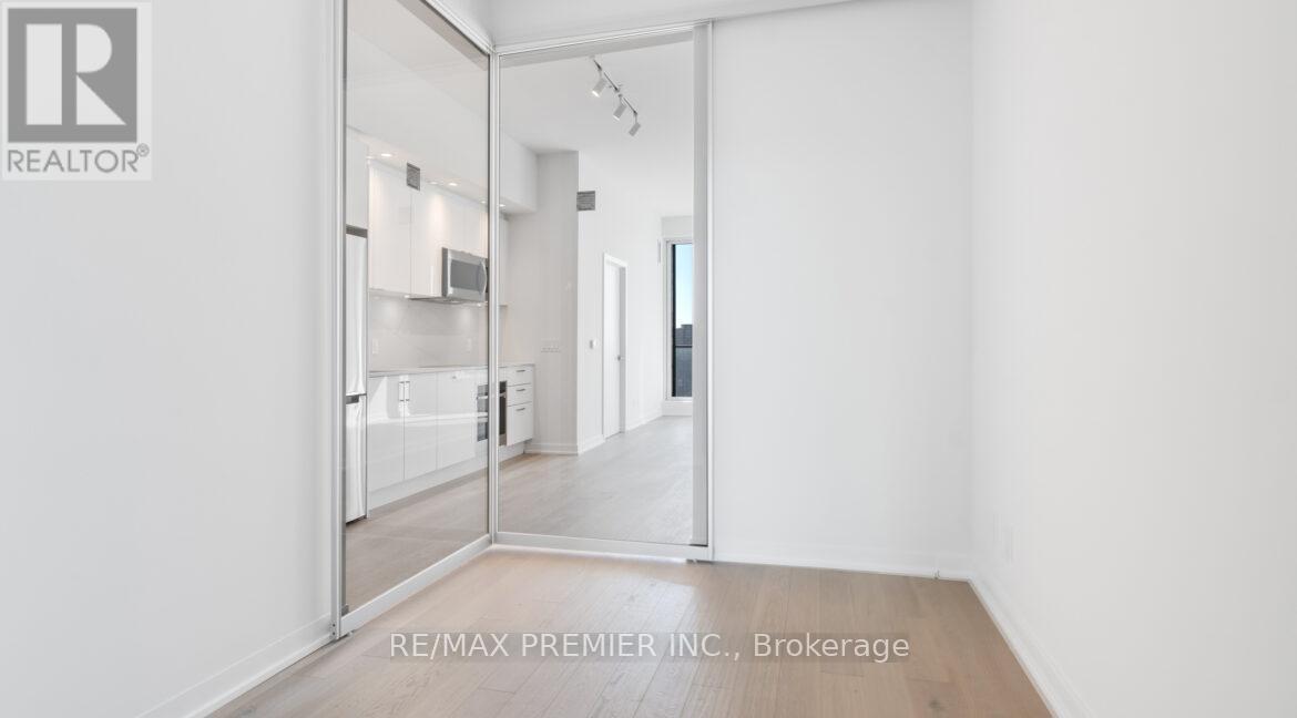 Ph 08 - 1928 Lake Shore Boulevard, Toronto, ON - Indoor