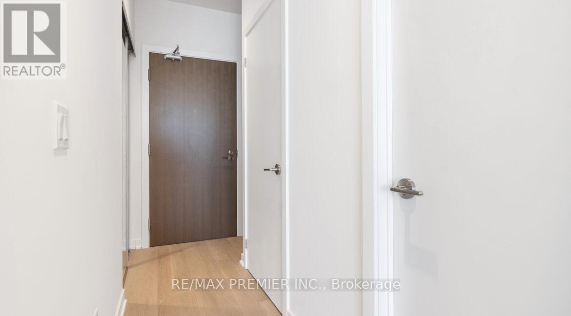 Ph 08 - 1928 Lake Shore Boulevard, Toronto, ON - Photo Showing Other Room