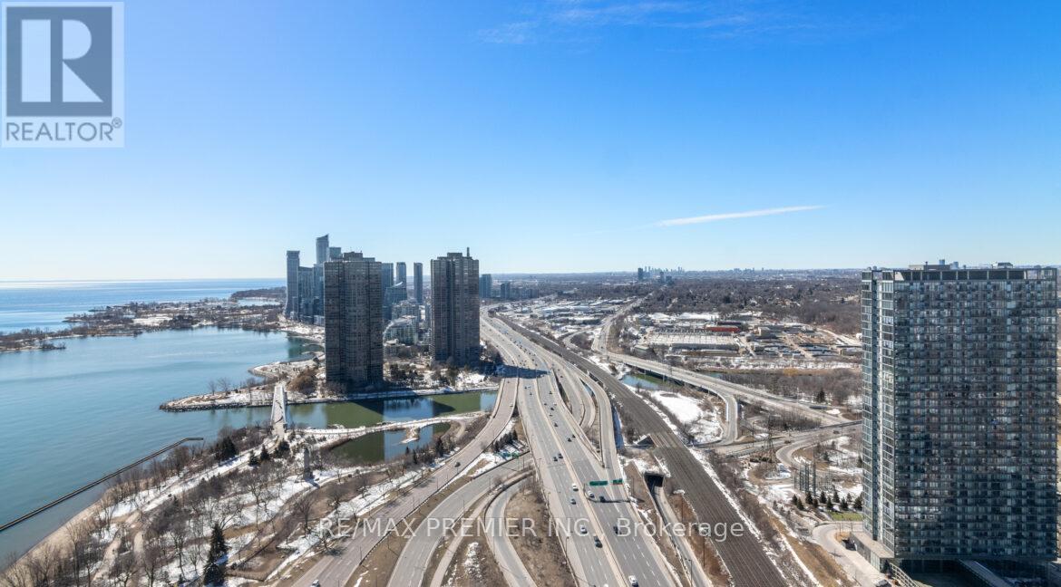Ph 08 - 1928 Lake Shore Boulevard, Toronto, ON - Outdoor With Body Of Water With View