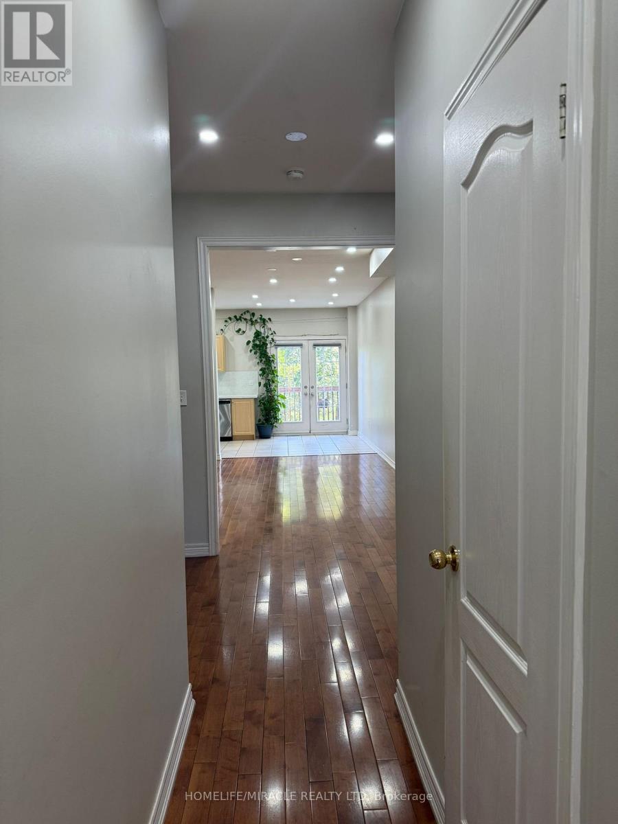 9 Joseph Street, Brampton, ON - Indoor Photo Showing Other Room