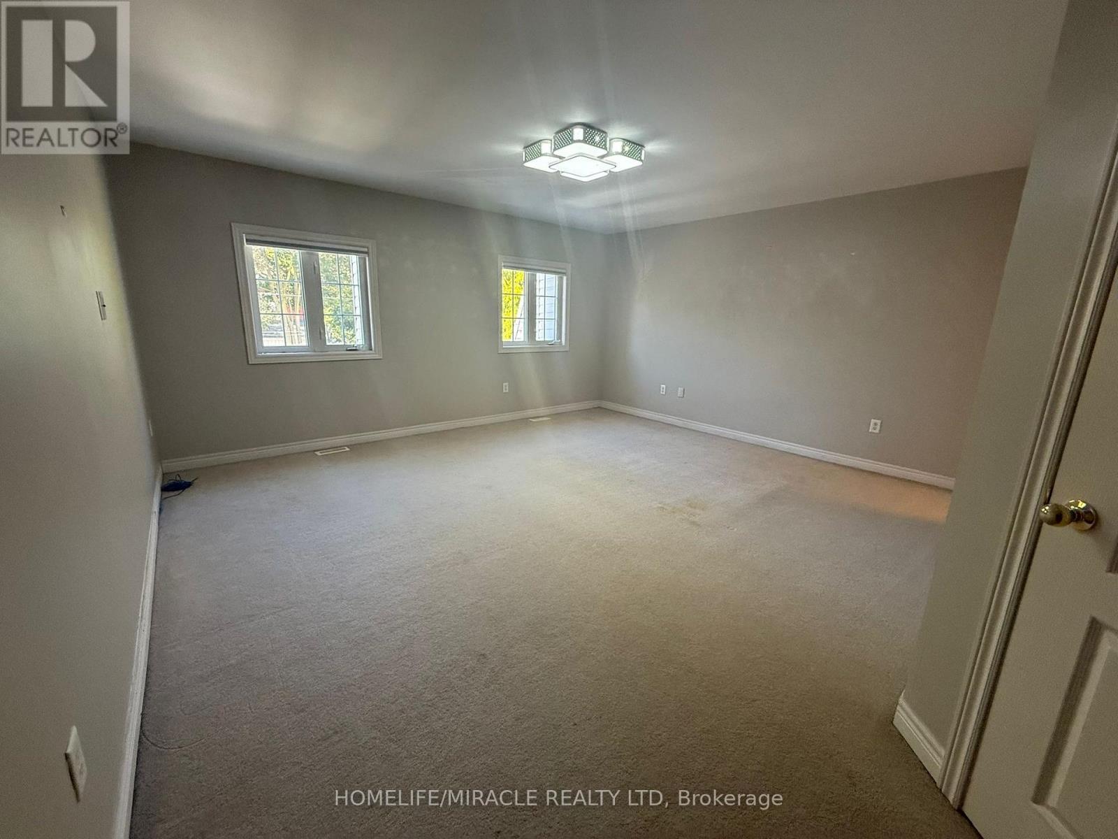 9 Joseph Street, Brampton, ON - Indoor Photo Showing Other Room