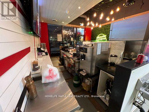 5 - 168 Kennedy Road S, Brampton, ON