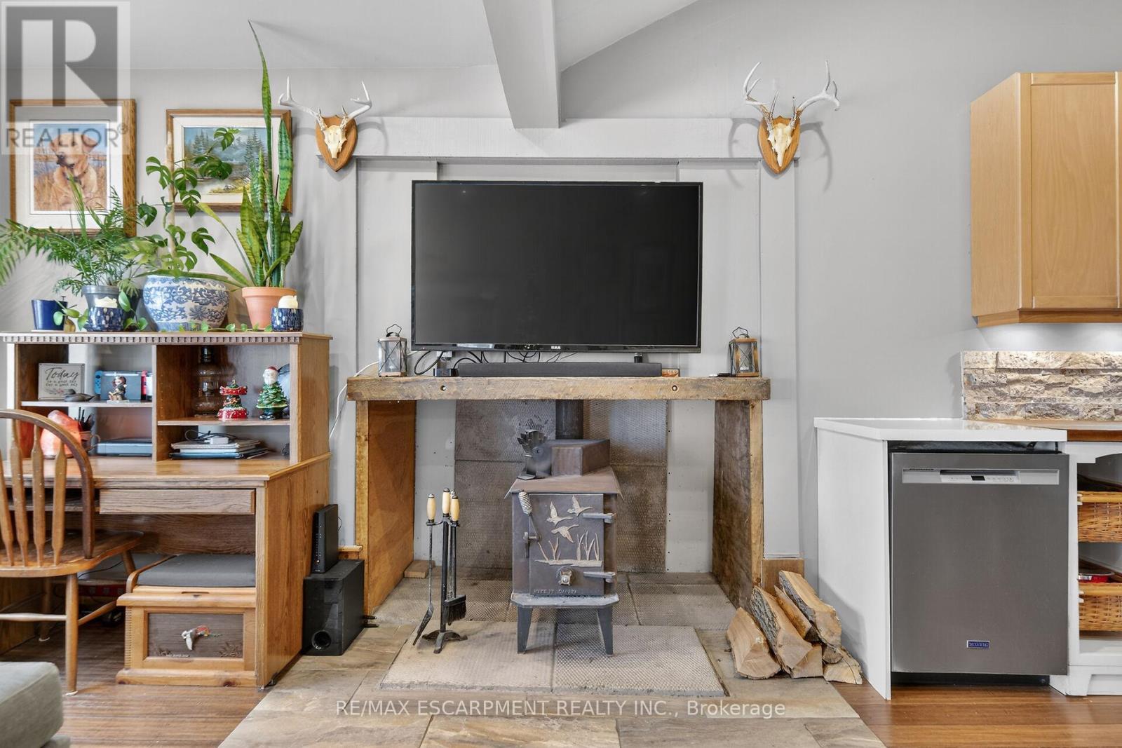 1457 Lakeshore Road, Haldimand, ON - Indoor