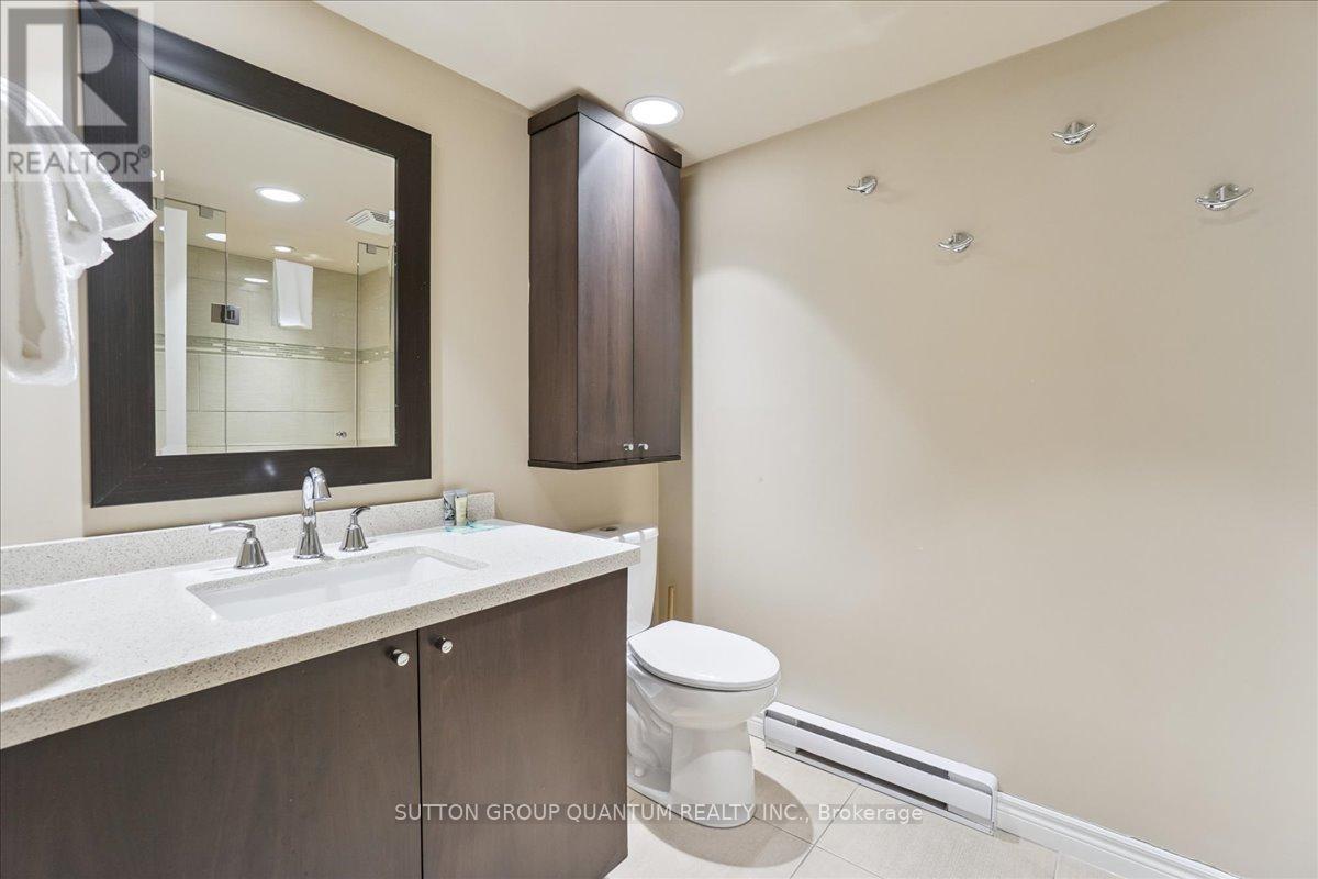 218 - 120 Fairway Court, Blue Mountains, ON - Indoor Photo Showing Bathroom