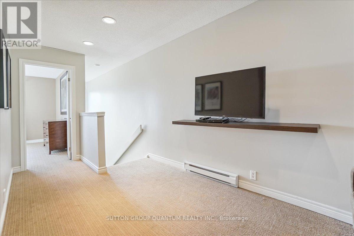 218 - 120 Fairway Court, Blue Mountains, ON - Indoor Photo Showing Other Room