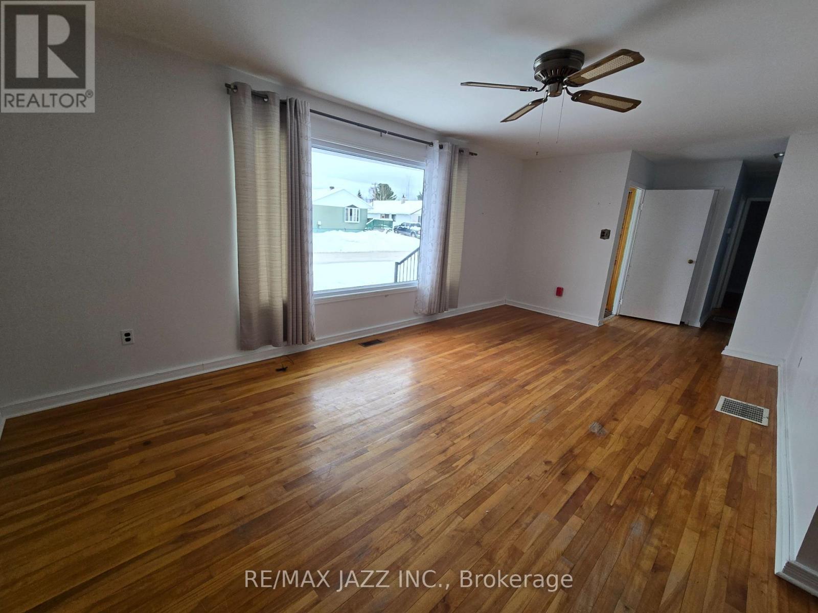 255 Mississauga Avenue, Elliot Lake, ON - Indoor Photo Showing Other Room