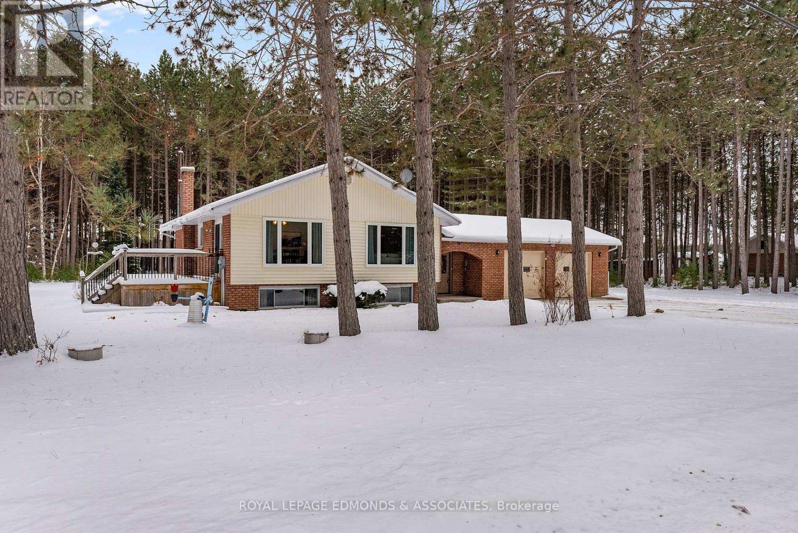 1137 Locksley Road, Laurentian Valley, ON - Outdoor