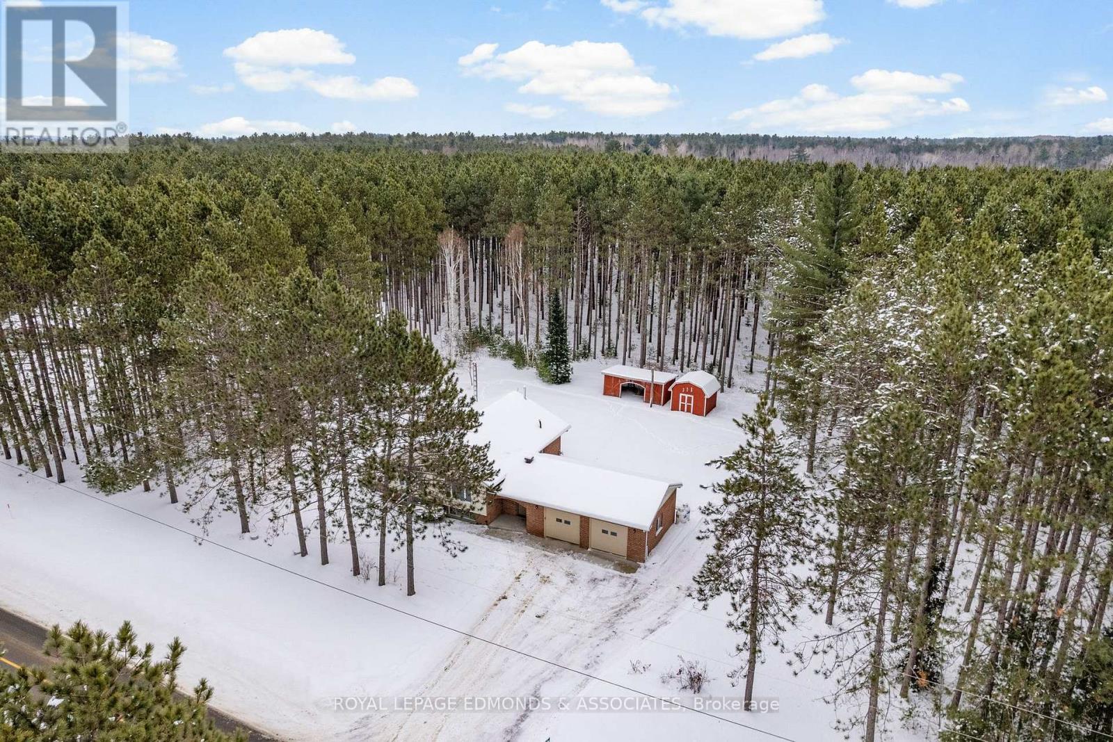 1137 Locksley Road, Laurentian Valley, ON - Outdoor With View