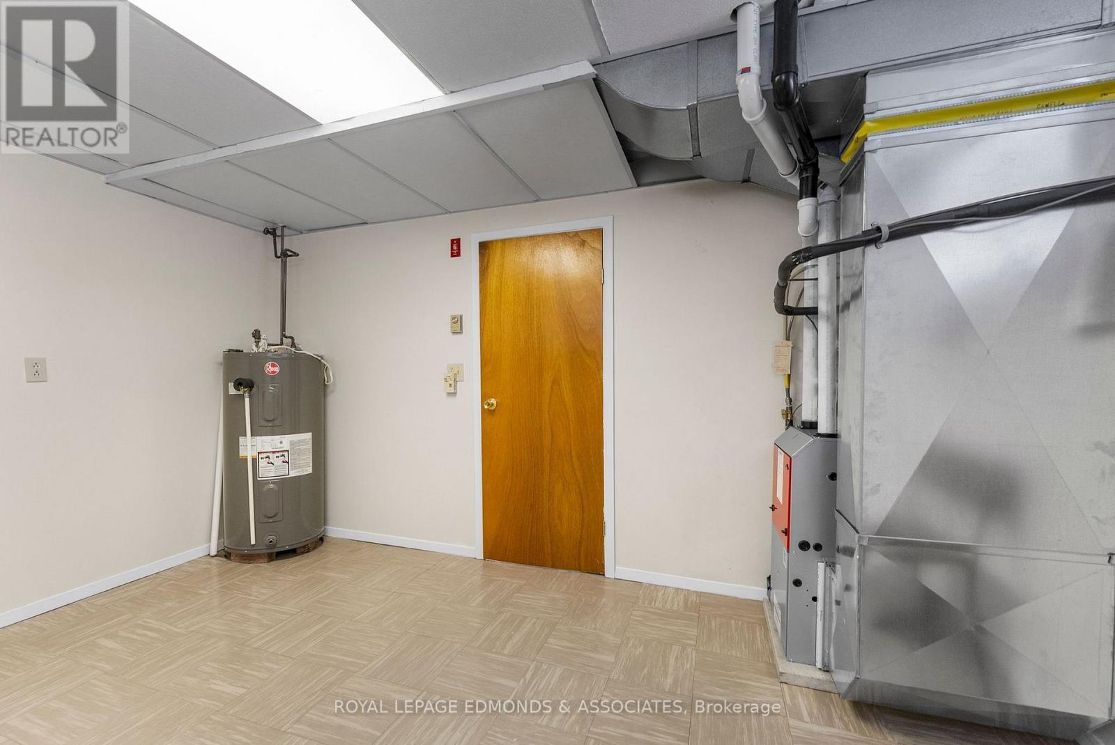 1137 Locksley Road, Laurentian Valley, ON - Indoor Photo Showing Other Room