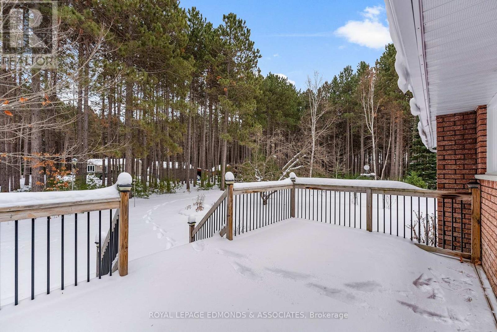 1137 Locksley Road, Laurentian Valley, ON - Outdoor