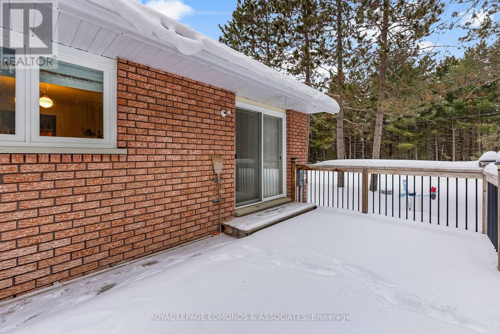 1137 Locksley Road, Laurentian Valley, ON - Outdoor