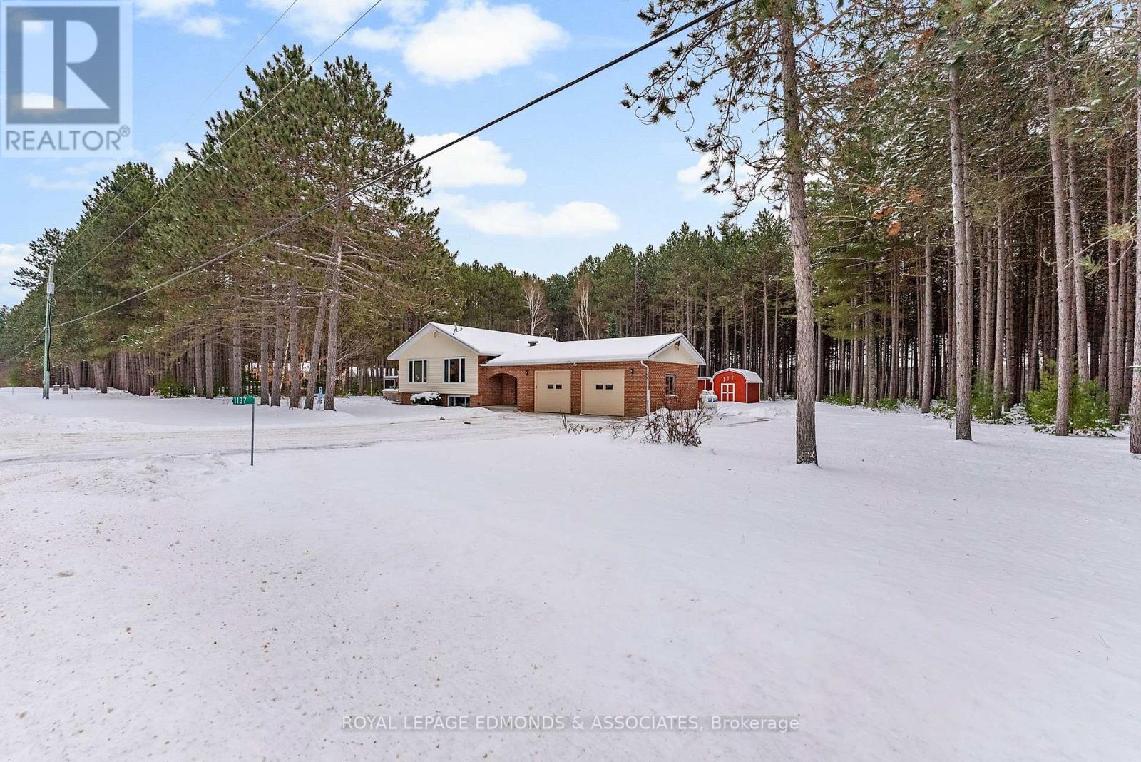 1137 Locksley Road, Laurentian Valley, ON - Outdoor