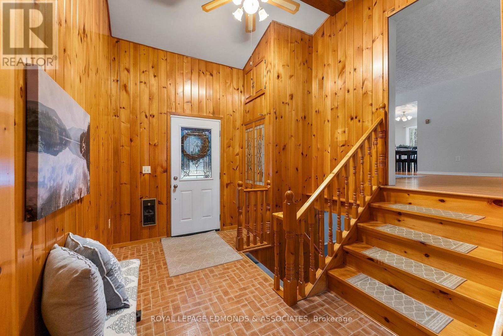 1137 Locksley Road, Laurentian Valley, ON - Indoor Photo Showing Other Room
