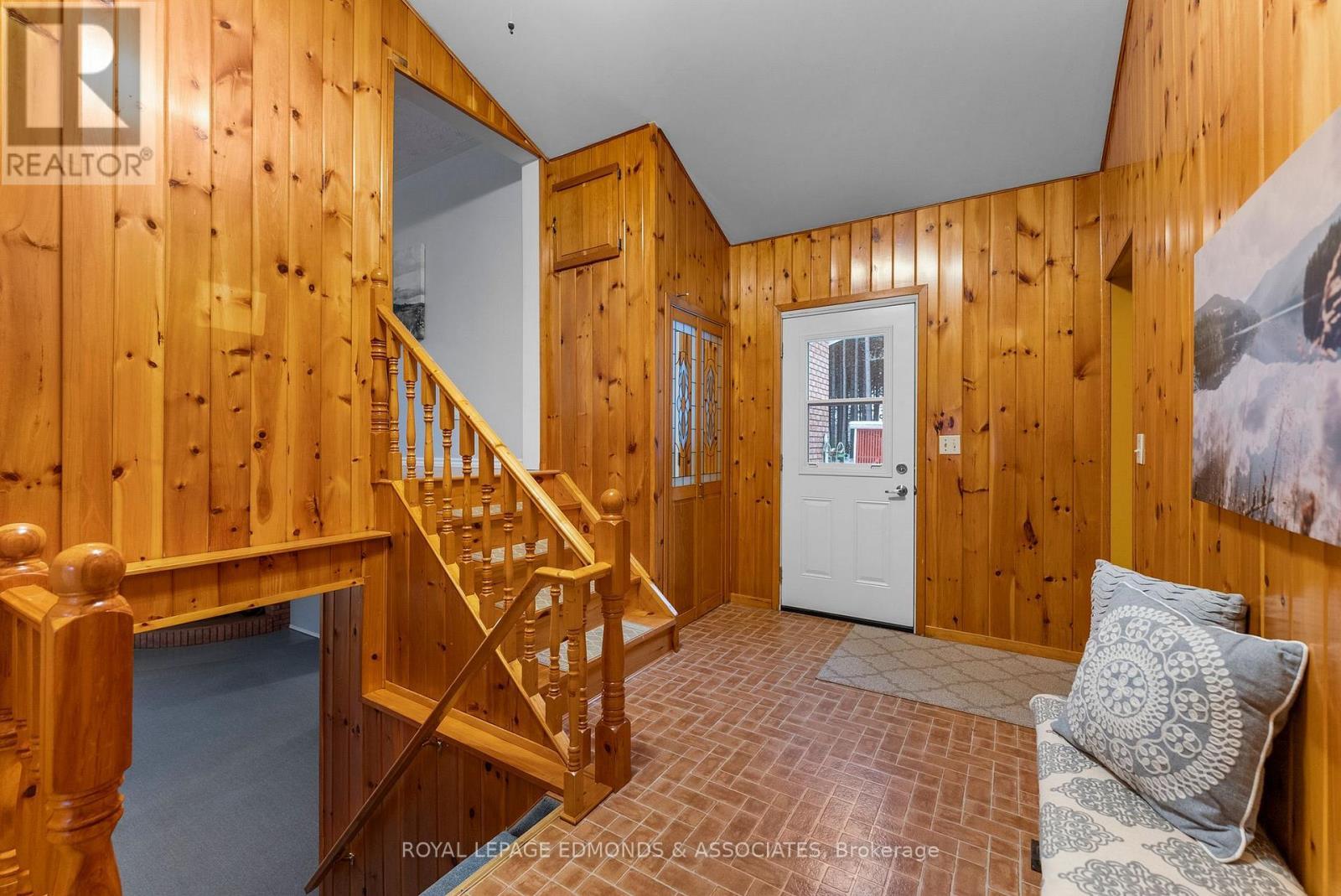 1137 Locksley Road, Laurentian Valley, ON - Indoor Photo Showing Other Room
