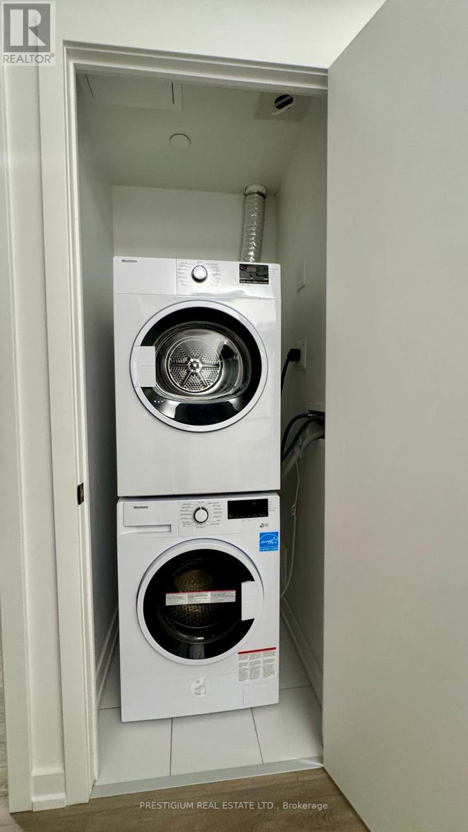819 - 35 Parliament Street, Toronto, ON - Indoor Photo Showing Laundry Room