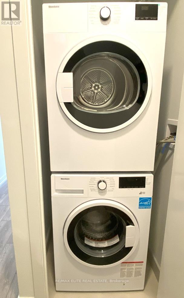 622 - 2020 Bathurst Street, Toronto, ON - Indoor Photo Showing Laundry Room