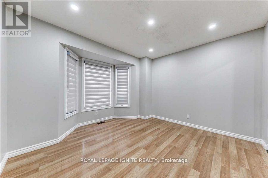 160 Twyn Rivers Drive, Pickering, ON - Indoor Photo Showing Other Room