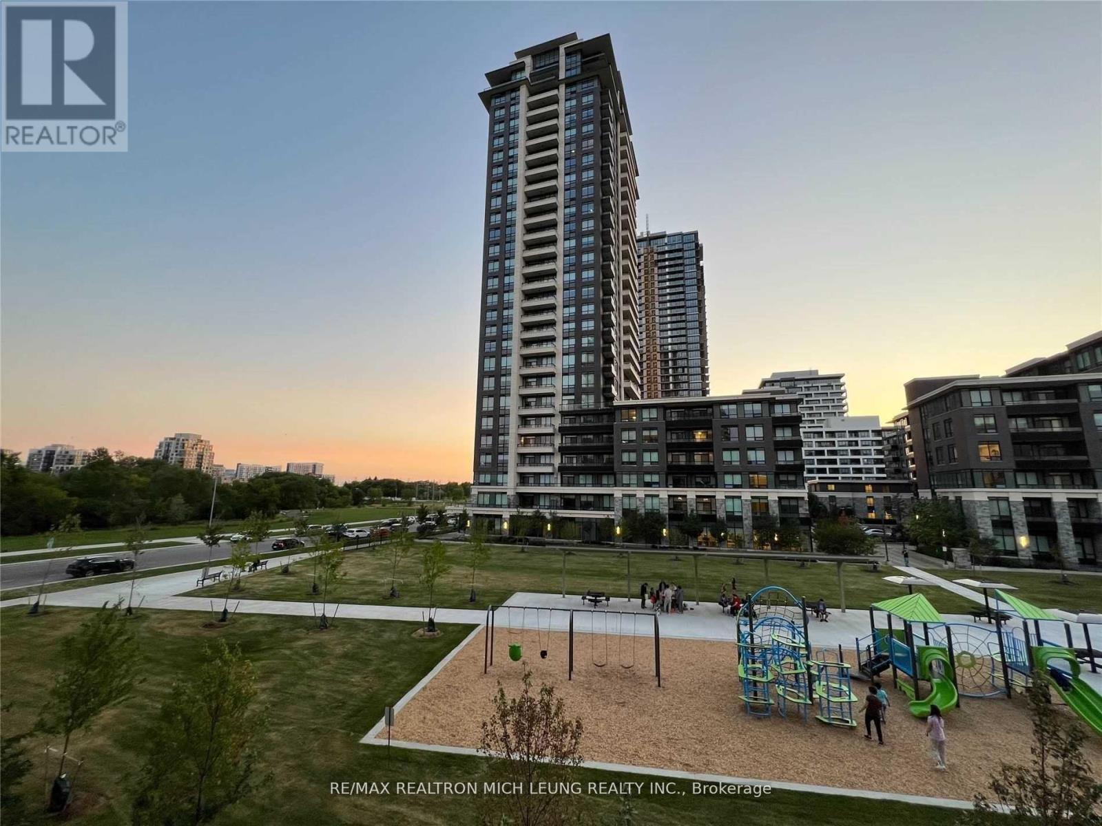 332 - 18 Uptown Drive, Markham, ON - Outdoor With View