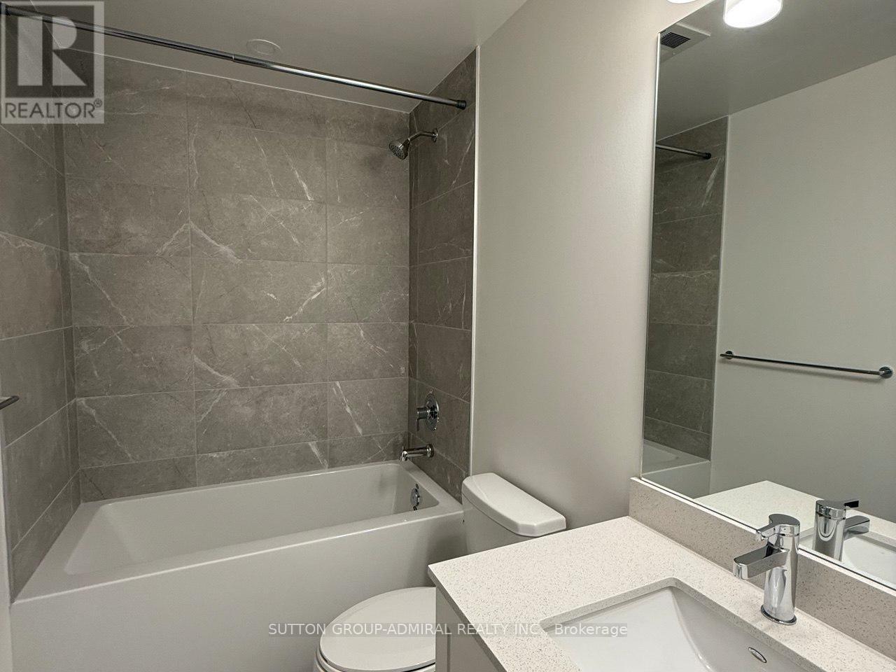 B1001 - 715 Davis Drive E, Newmarket, ON - Indoor Photo Showing Bathroom
