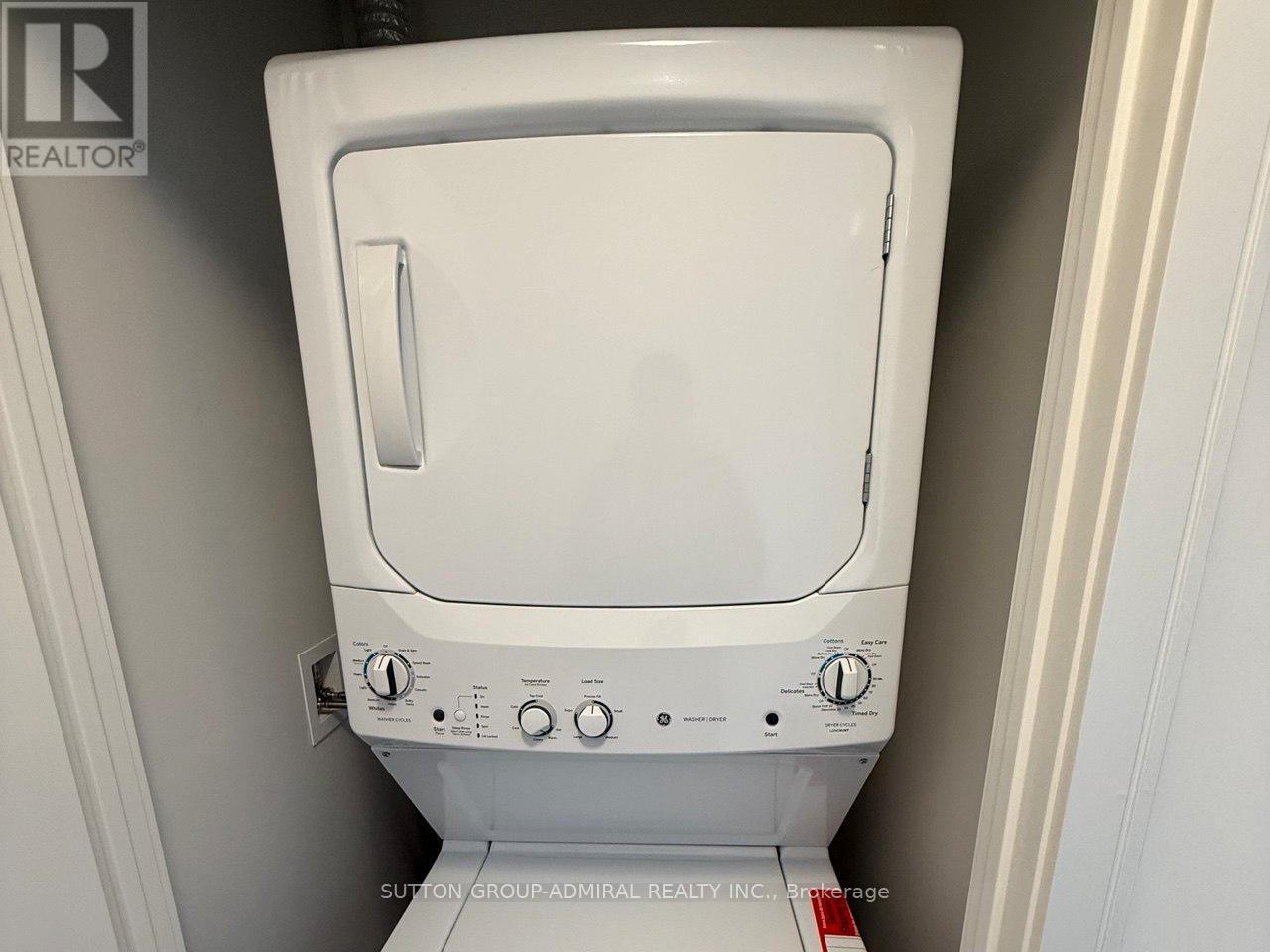 B1001 - 715 Davis Drive E, Newmarket, ON - Indoor Photo Showing Laundry Room