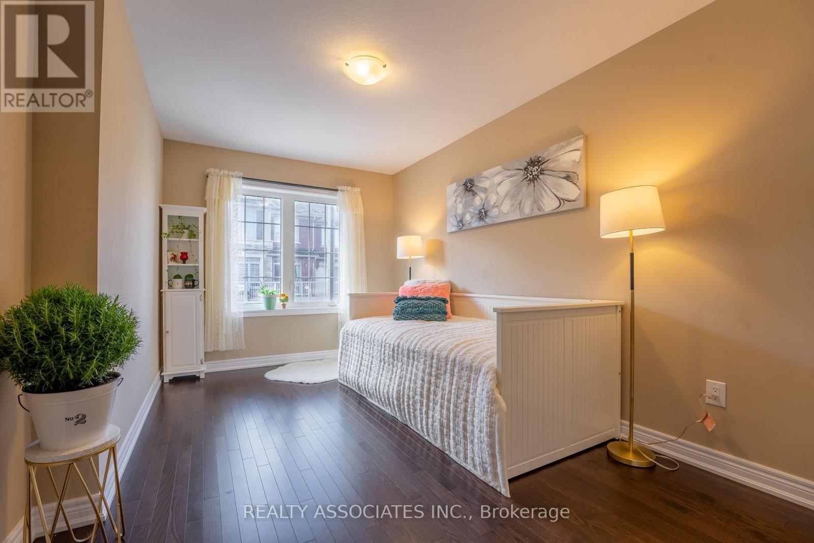 3333 Mockingbird Common E, Oakville, ON - Indoor Photo Showing Bedroom