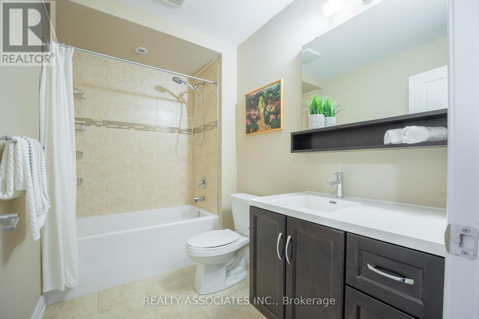 3333 Mockingbird Common E, Oakville, ON - Indoor Photo Showing Bathroom