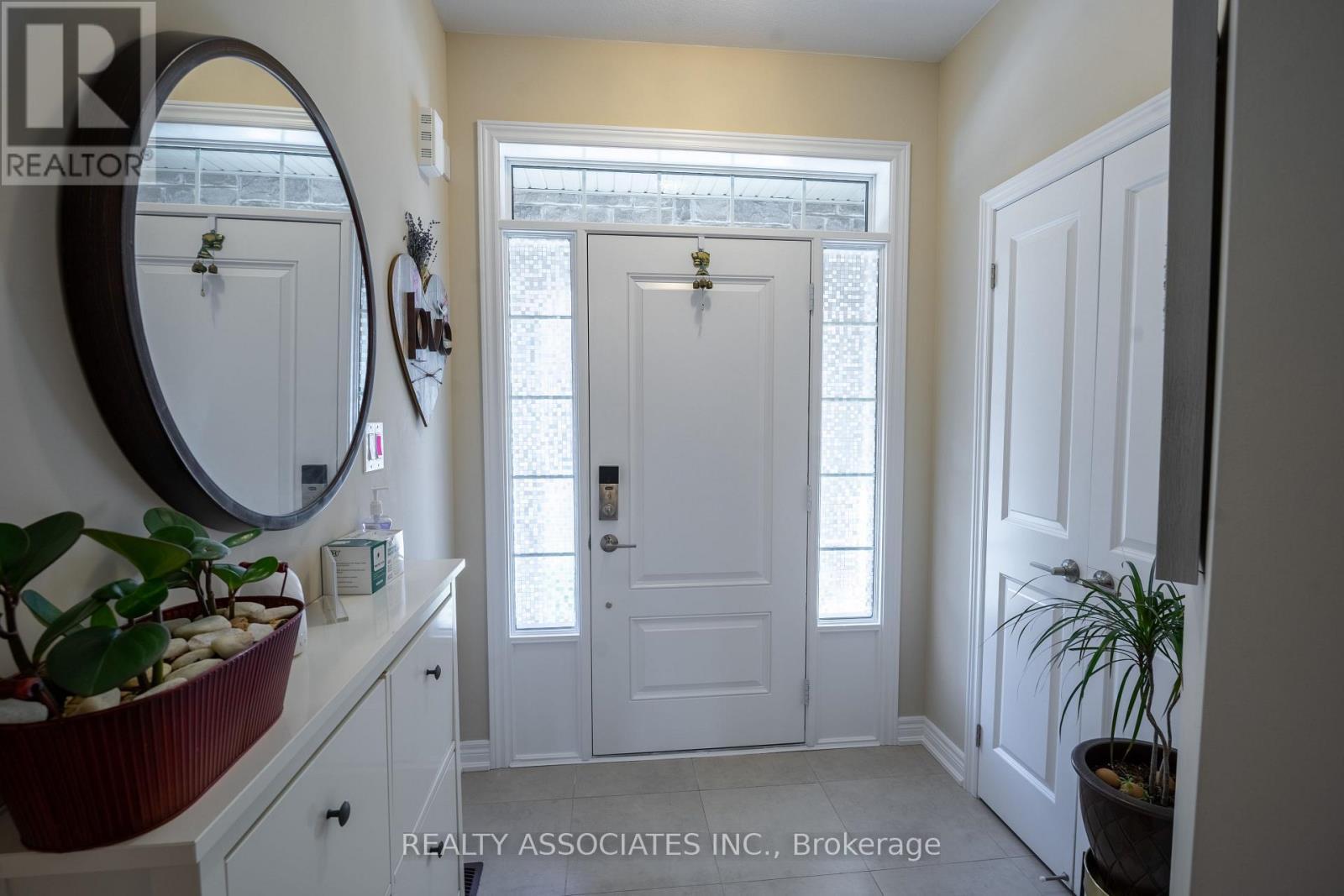 3333 Mockingbird Common E, Oakville, ON - Indoor Photo Showing Other Room