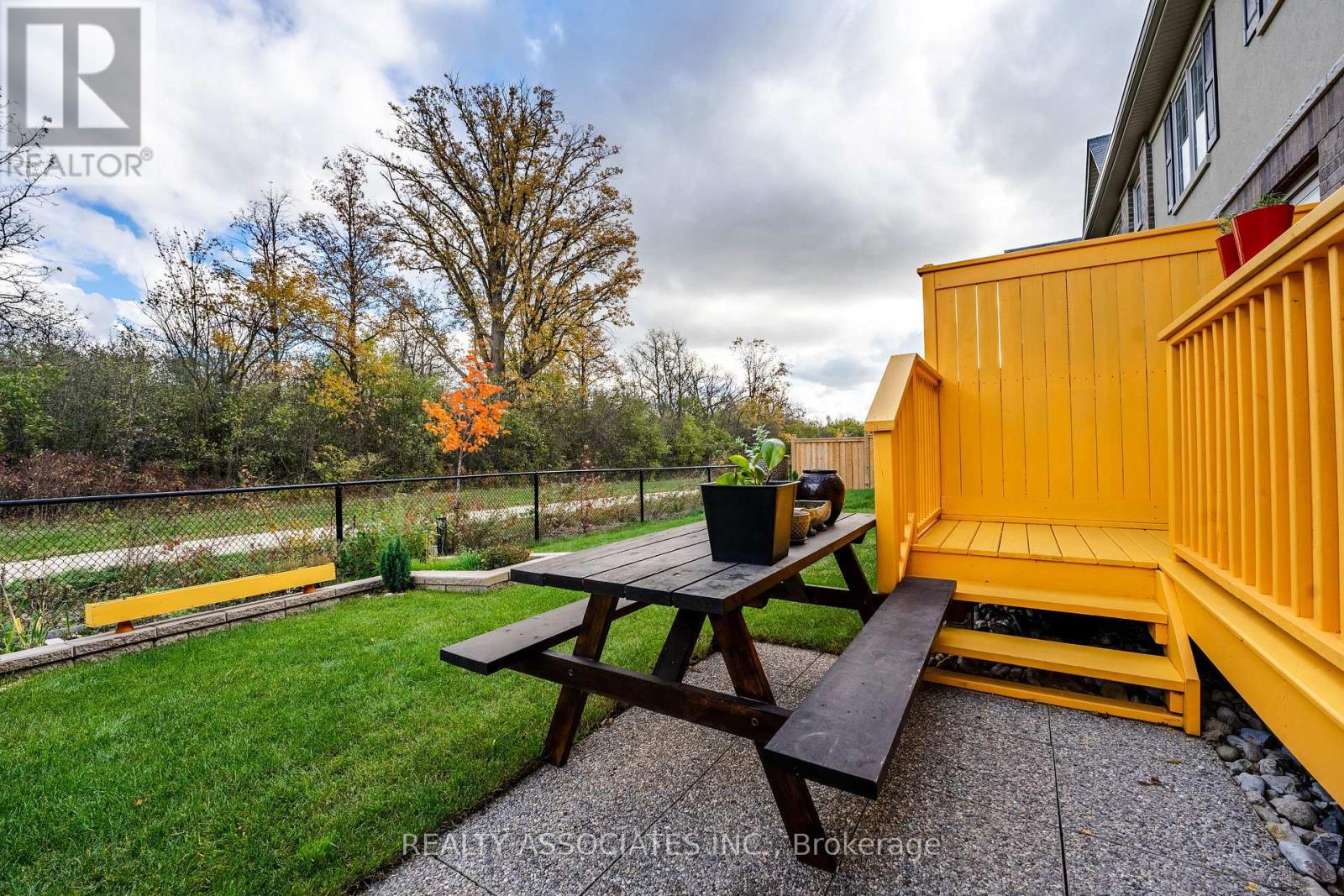 3333 Mockingbird Common E, Oakville, ON - Outdoor