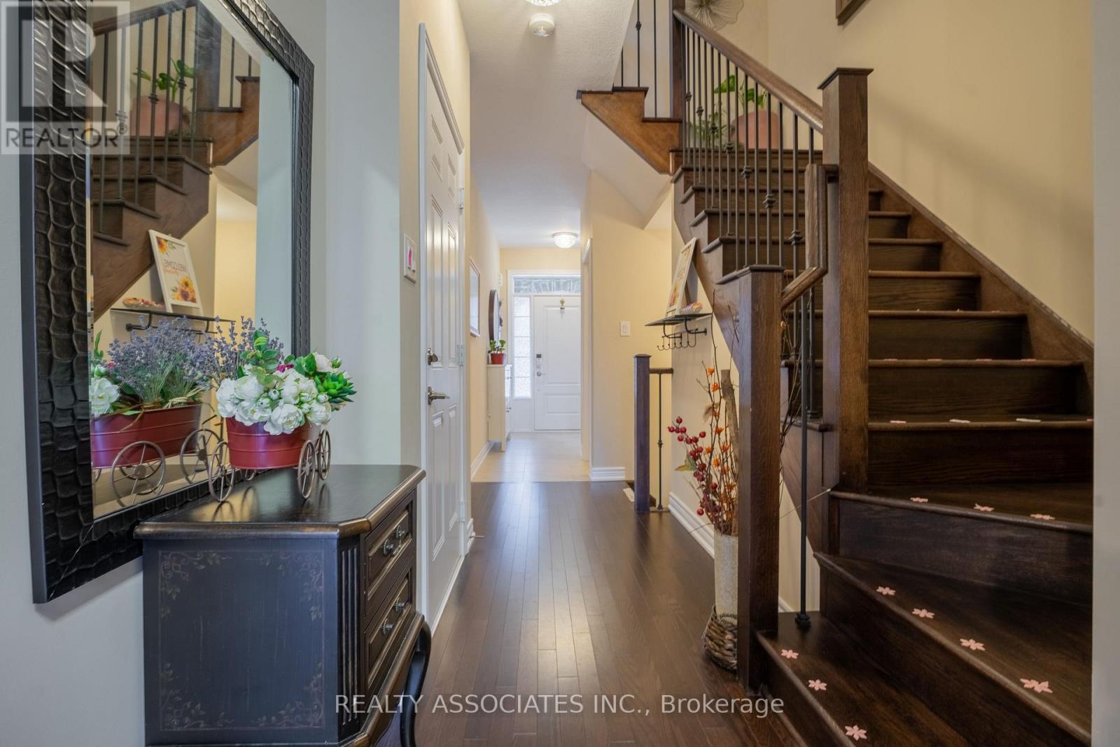 3333 Mockingbird Common E, Oakville, ON - Indoor Photo Showing Other Room